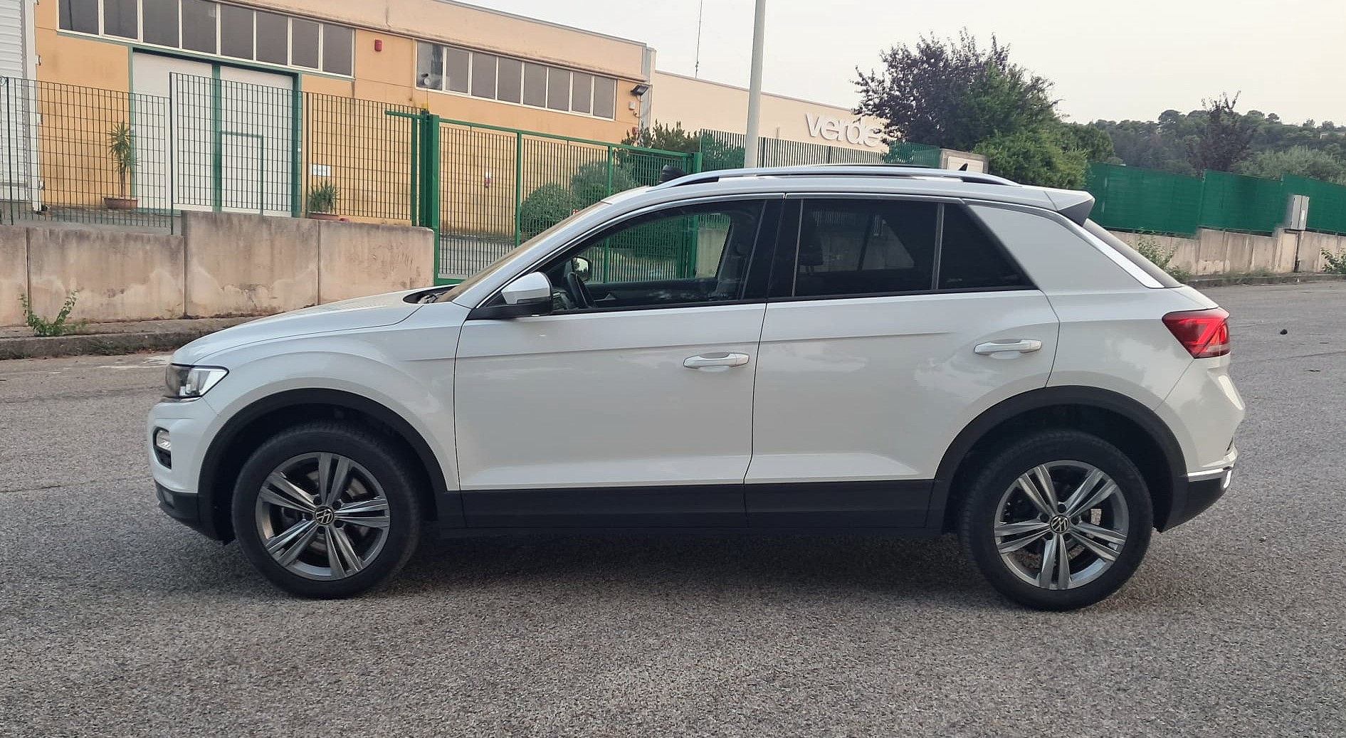 Volkswagen T-Roc 2.0 TDI SCR 150 CV DSG Business con tetto panoramico (IVA Esposta)