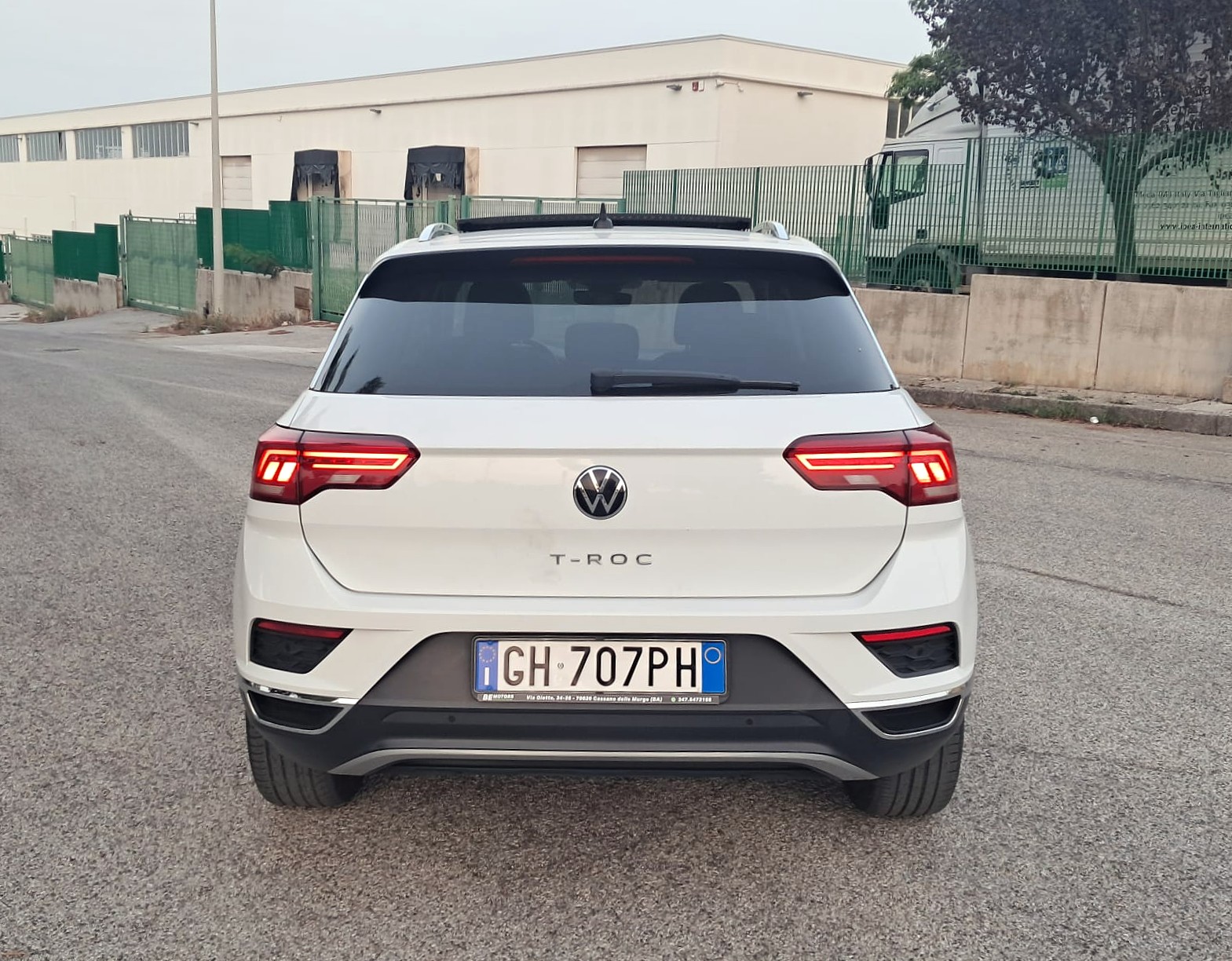Volkswagen T-Roc 2.0 TDI SCR 150 CV DSG Business con tetto panoramico (IVA Esposta)